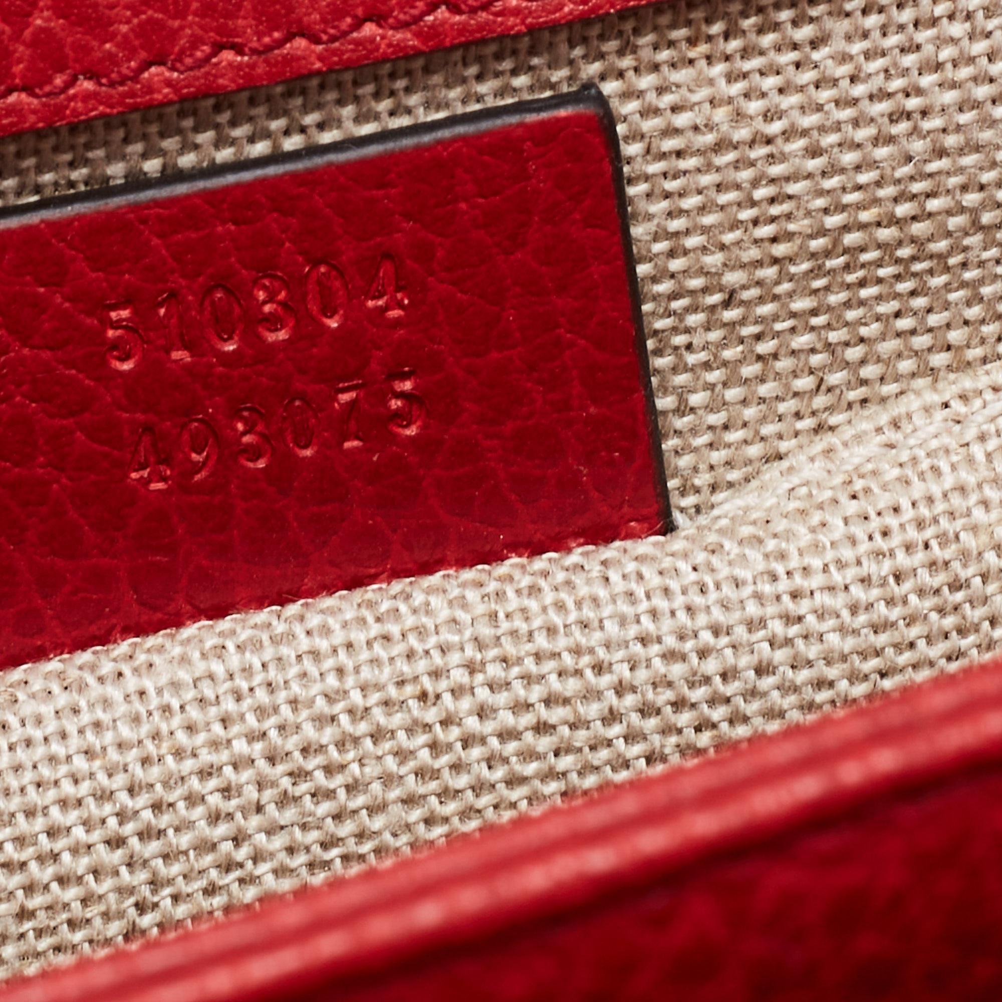 Gucci Red Leather Interlocking G Chain Shoulder Bag In Good Condition In Dubai, Al Qouz 2