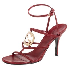 Gucci Riemchensandalen aus rotem Leder mit ineinandergreifenden G-Riemchen Größe 37,5
