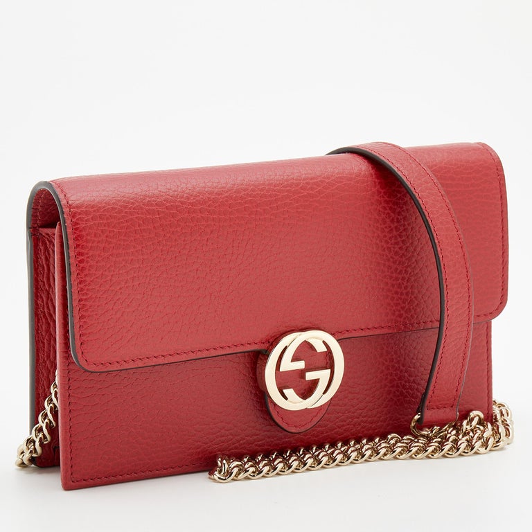 Gucci Red Leather Interlocking G Wallet On Chain at 1stDibs