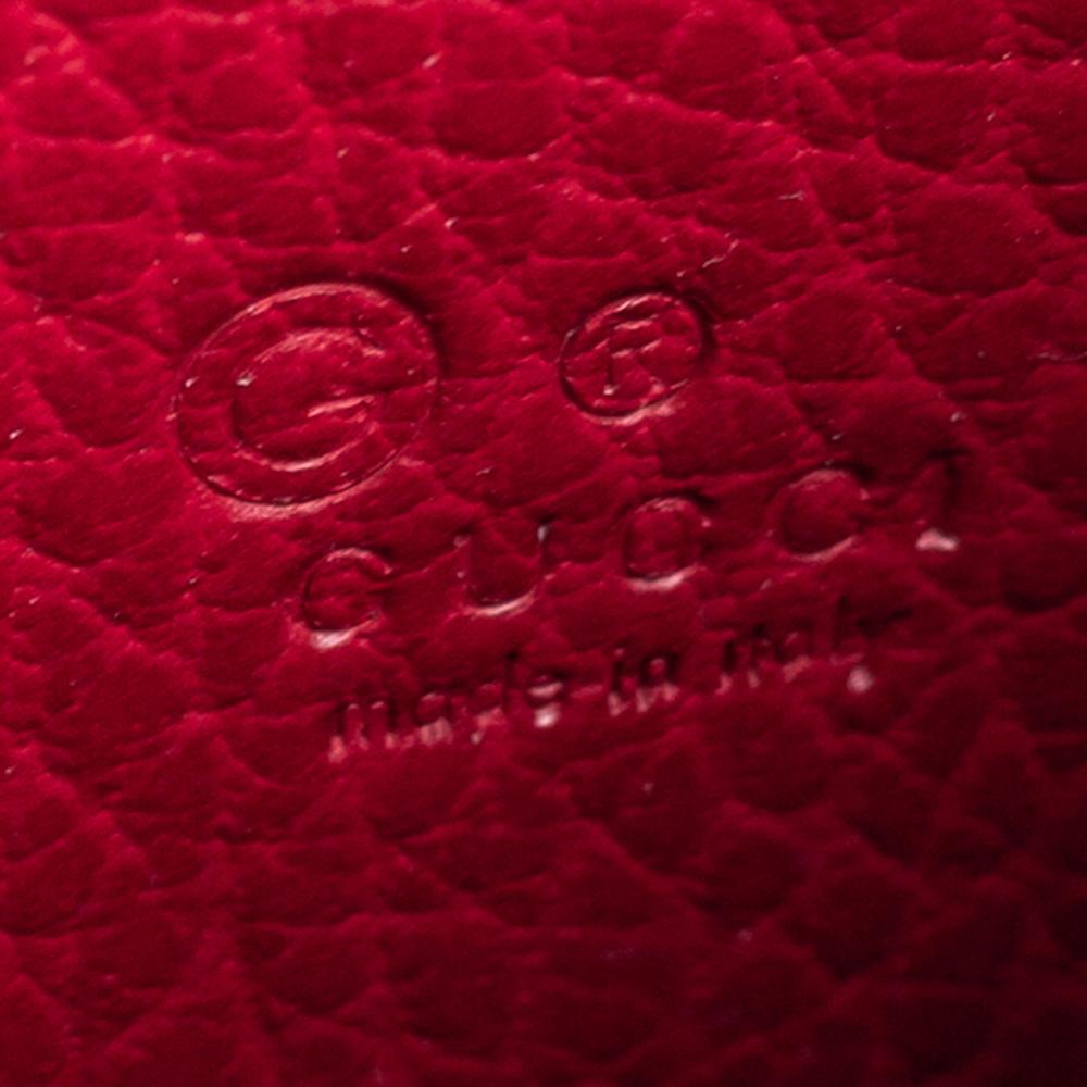Gucci Red Leather Interlocking G Wallet on Chain In New Condition In Dubai, Al Qouz 2