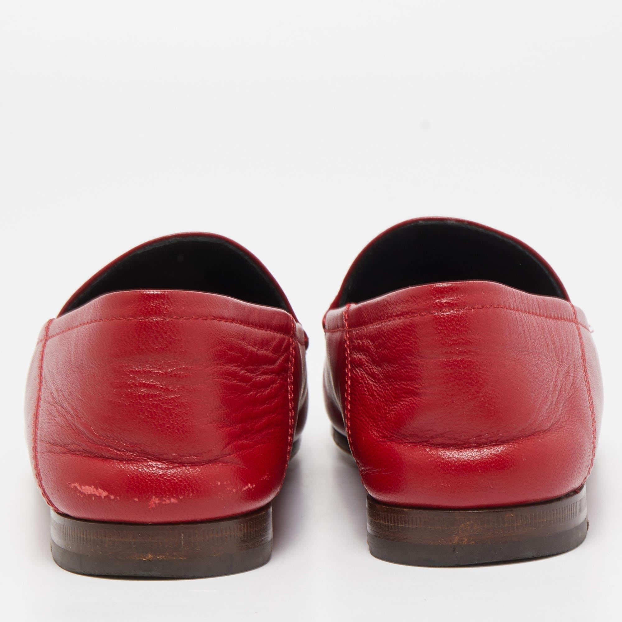 Gucci Red Leather Jordaan Loafers Size 36 In Good Condition In Dubai, Al Qouz 2