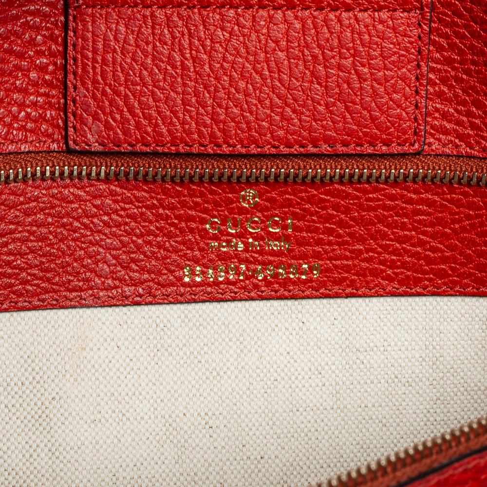 Gucci Red Leather Large Swing Shopper Tote In Good Condition In Dubai, Al Qouz 2