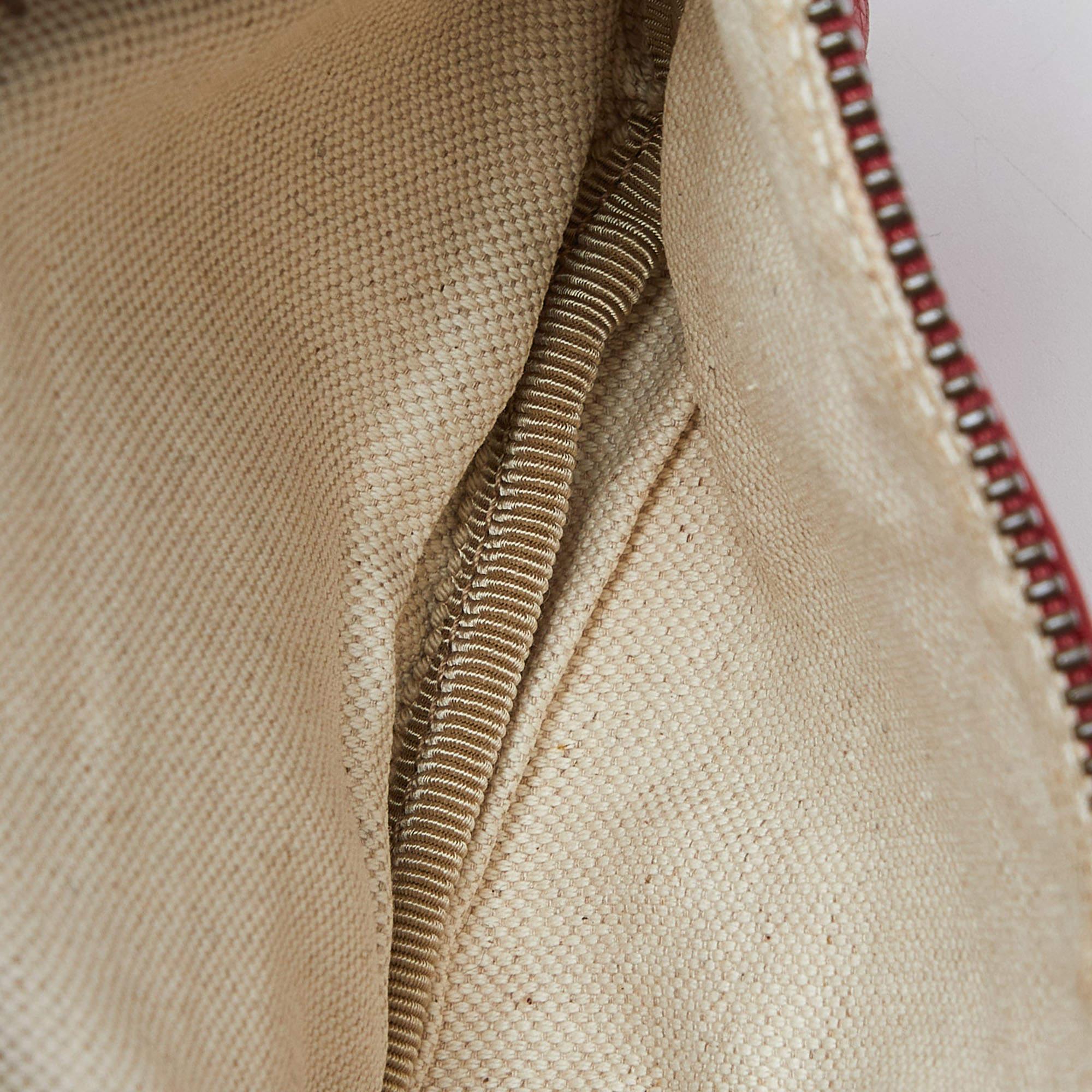 Gucci Web-Gürteltasche aus rotem Leder mit Logo im Angebot 6