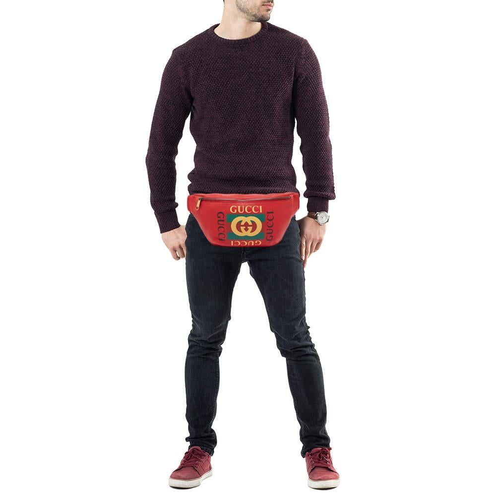 This uber stylish Gucci waist belt bag aims to be an elevating piece. It is carefully created using cream leather and has the logo on the front. See how it transforms a T shirt dress or a solid jumpsuit