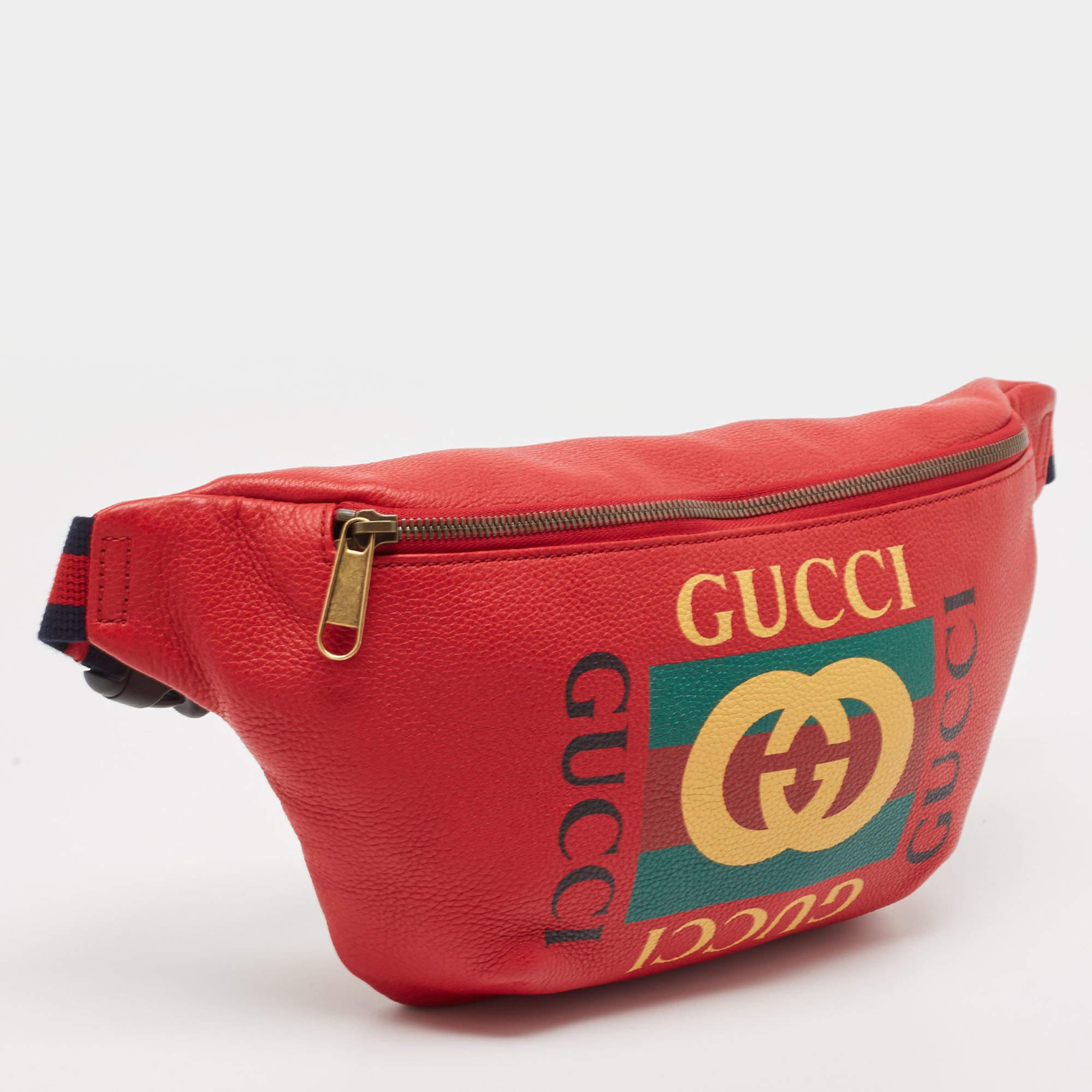 Gucci Red Leather Logo Web Belt Bag In Excellent Condition In Dubai, Al Qouz 2