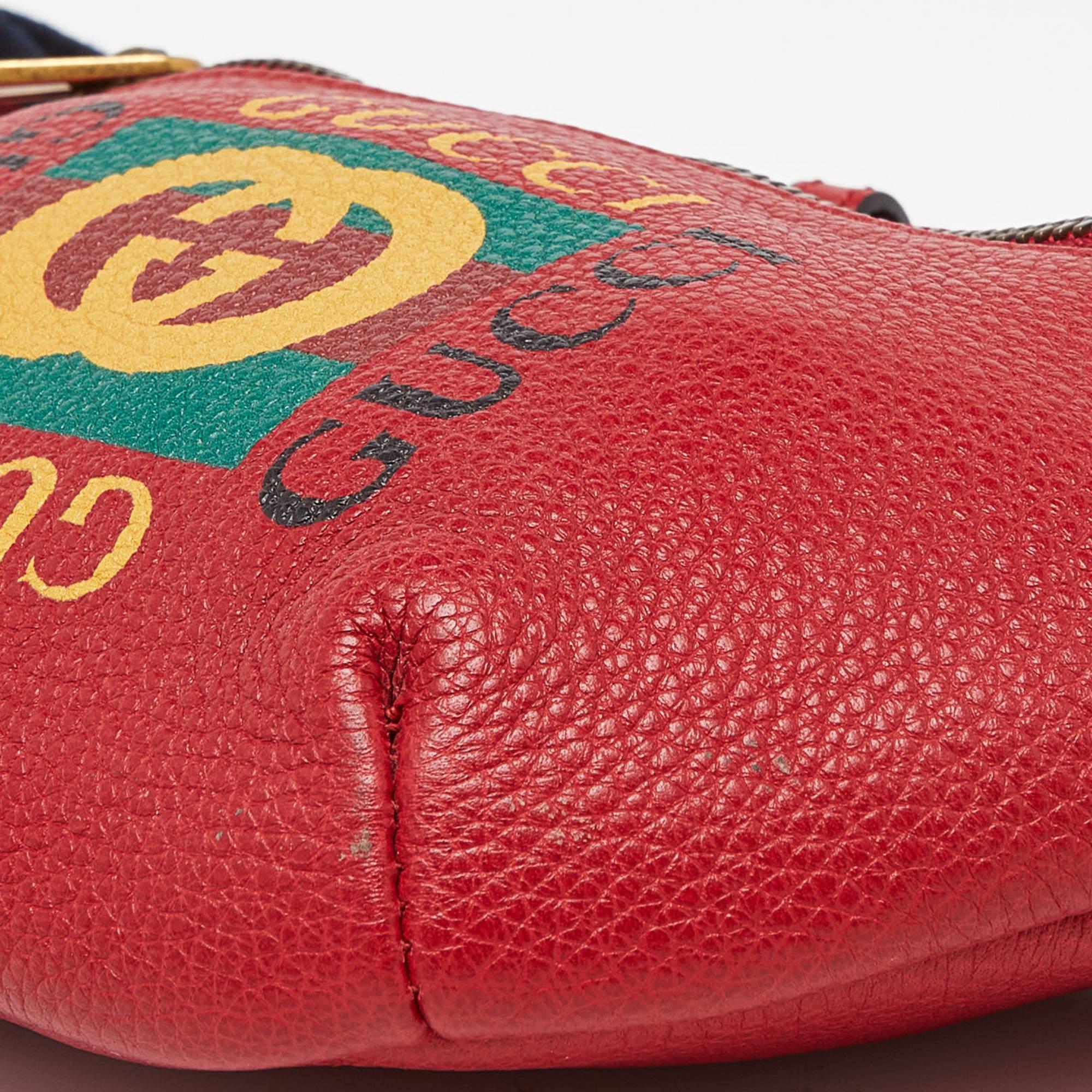 Gucci Web-Gürteltasche aus rotem Leder mit Logo im Angebot 2