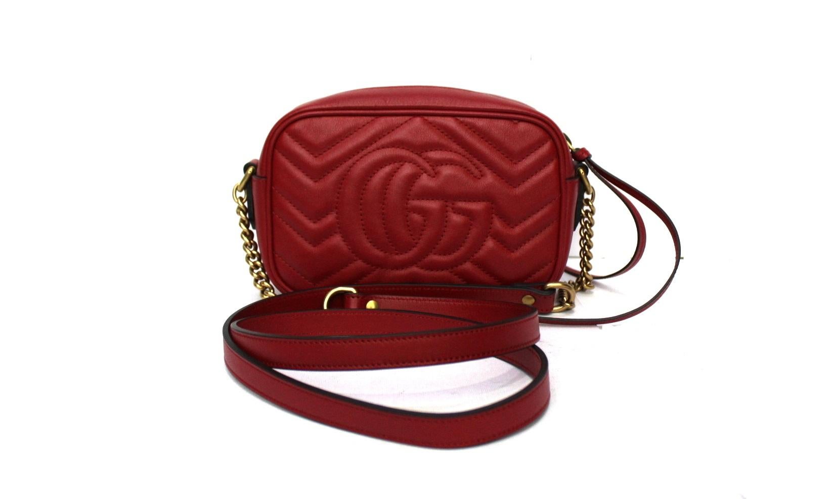 Gucci Red Leather Marmont Bag In Excellent Condition In Torre Del Greco, IT