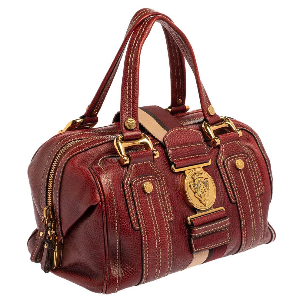 Gucci Red Leather Medium Aviatrix Duffel Bag In Good Condition In Dubai, Al Qouz 2