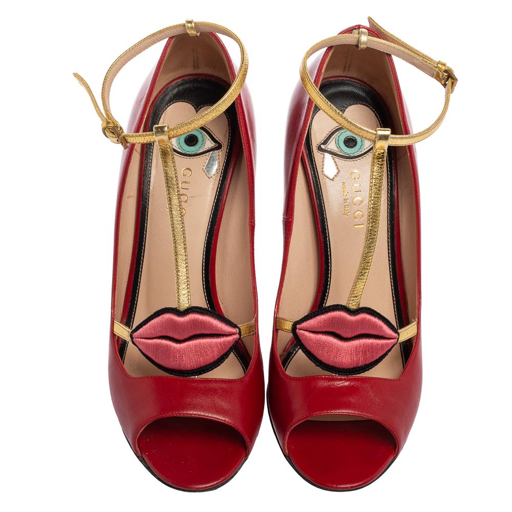 Gucci Red Leather Molina Lips Embroidered T-Strap Sandals Size 37.5 In Good Condition In Dubai, Al Qouz 2