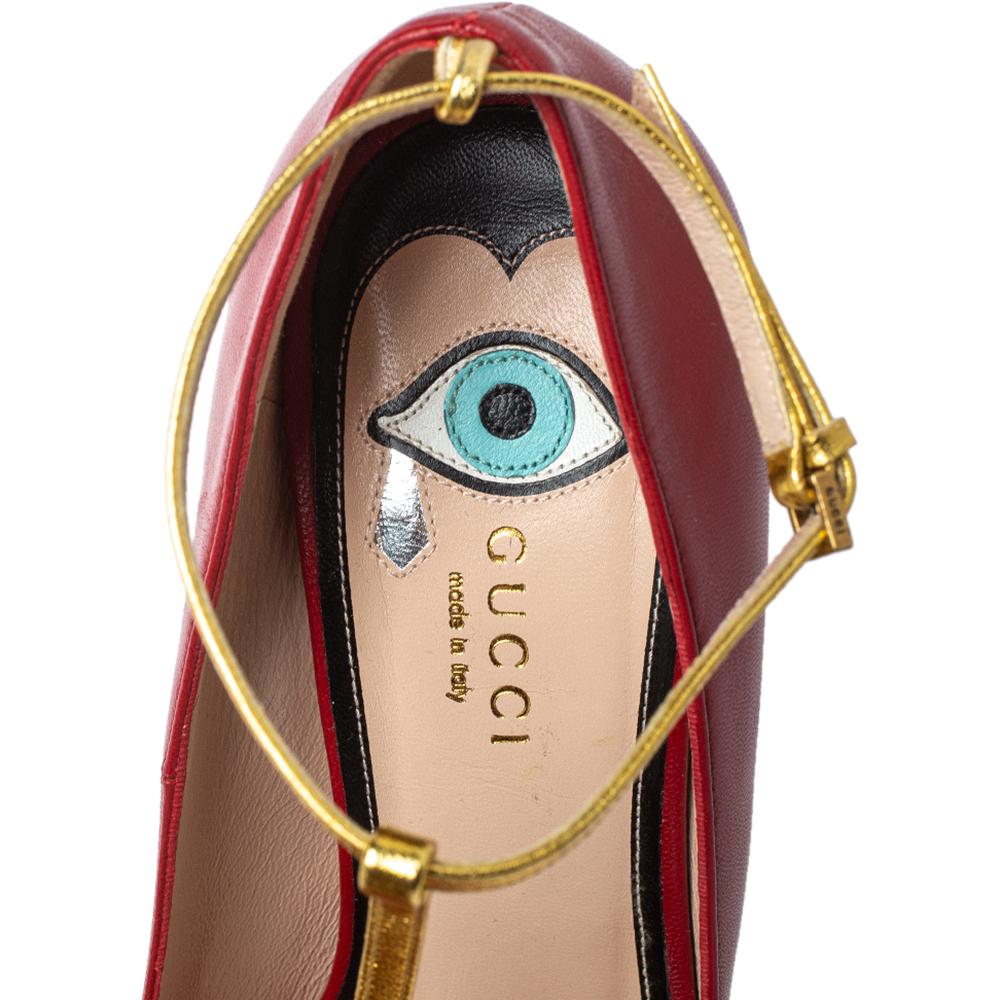 Gucci Red Leather Molina Lips Embroidered T Strap Sandals Size 40 In Excellent Condition In Dubai, Al Qouz 2