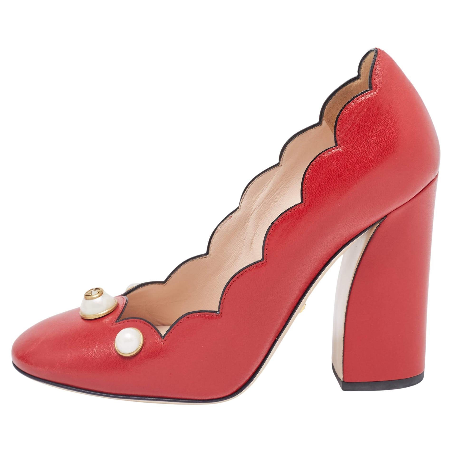 Gucci Red Leather Scalloped Willow Pearl Embellished Block Heel Pumps Size 38 For Sale