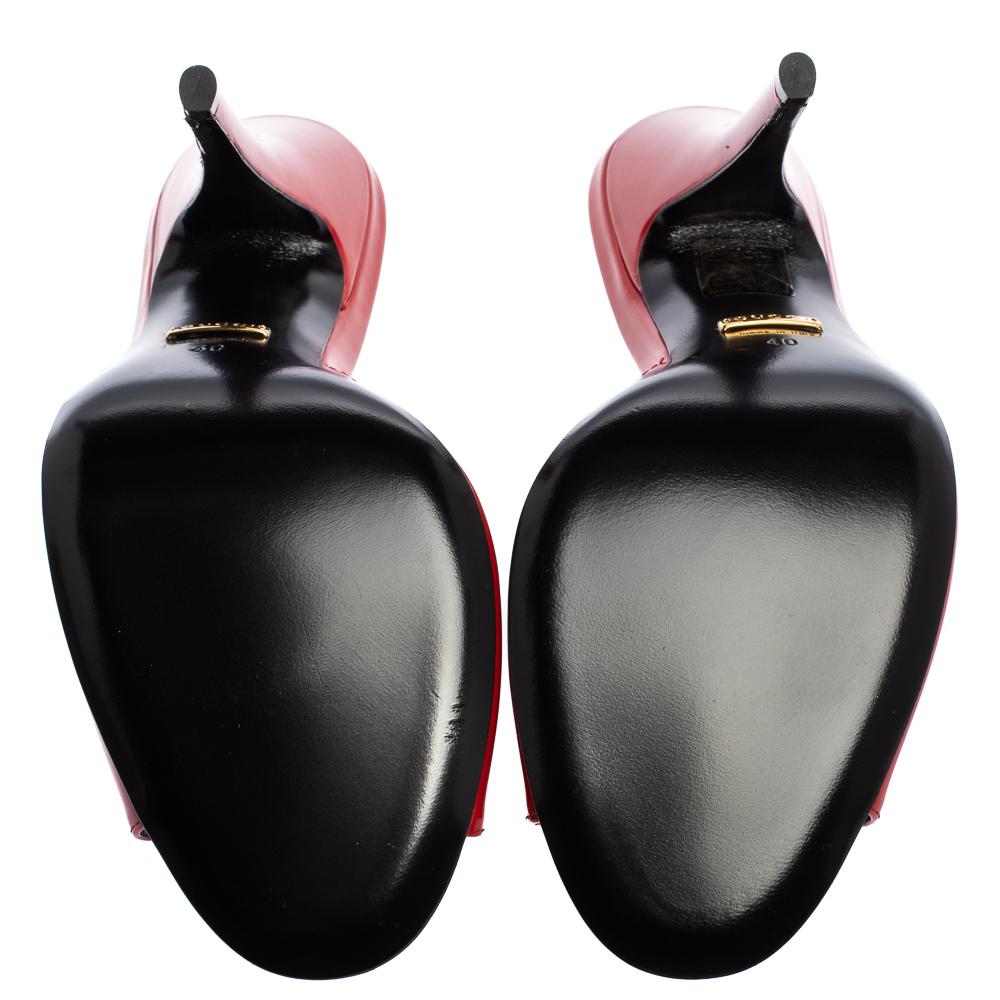 Gucci Red Leather Scarlet Open Toe Mules Size 40 In New Condition In Dubai, Al Qouz 2