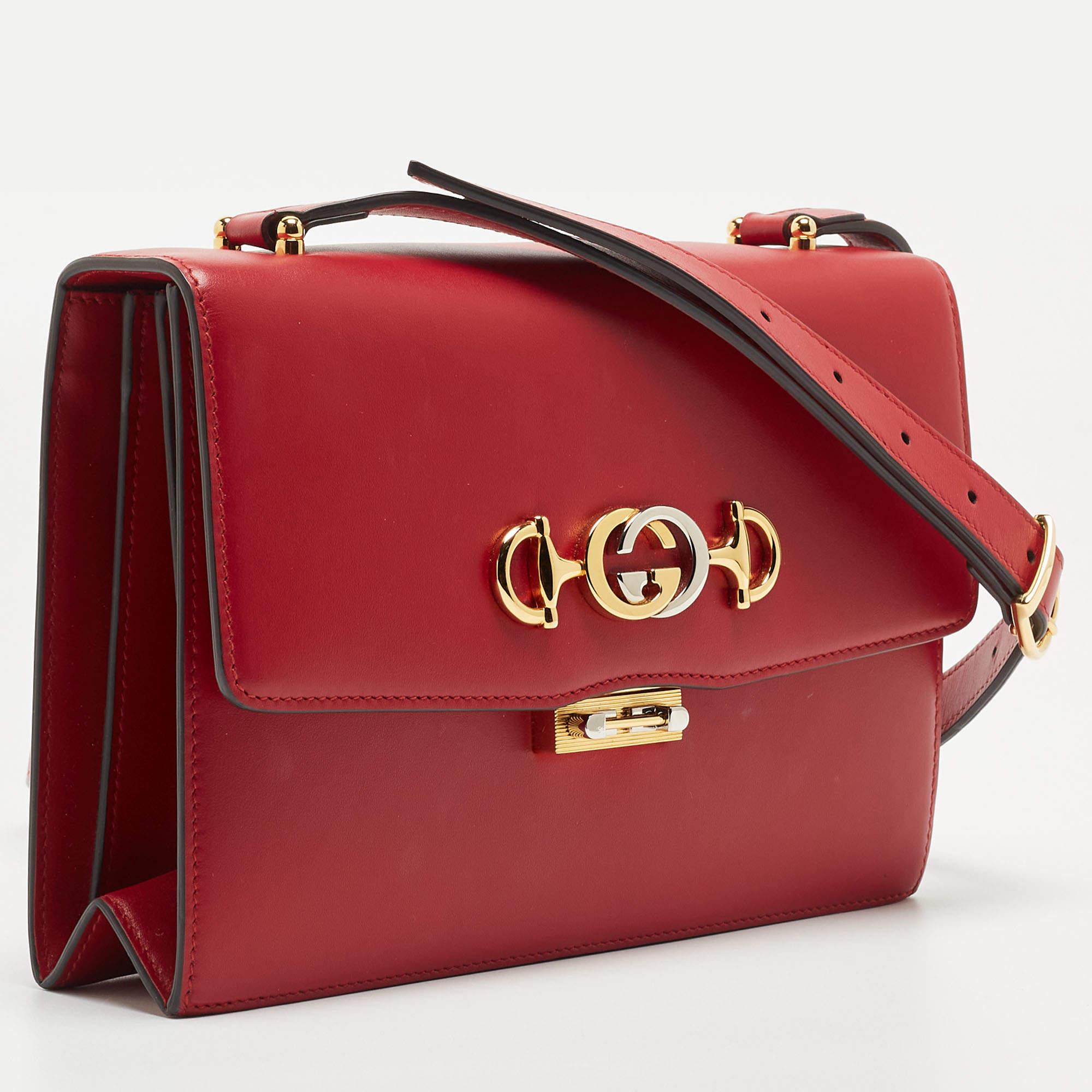 The Zumi line from Gucci is named after actress & musician Zumi Rosow. This bag merges two distinctive signatures—the interlocking GG logo and the Horsebit—to deliver a signature look that is chic and unexpected. The Gucci Zumi bag is crafted from