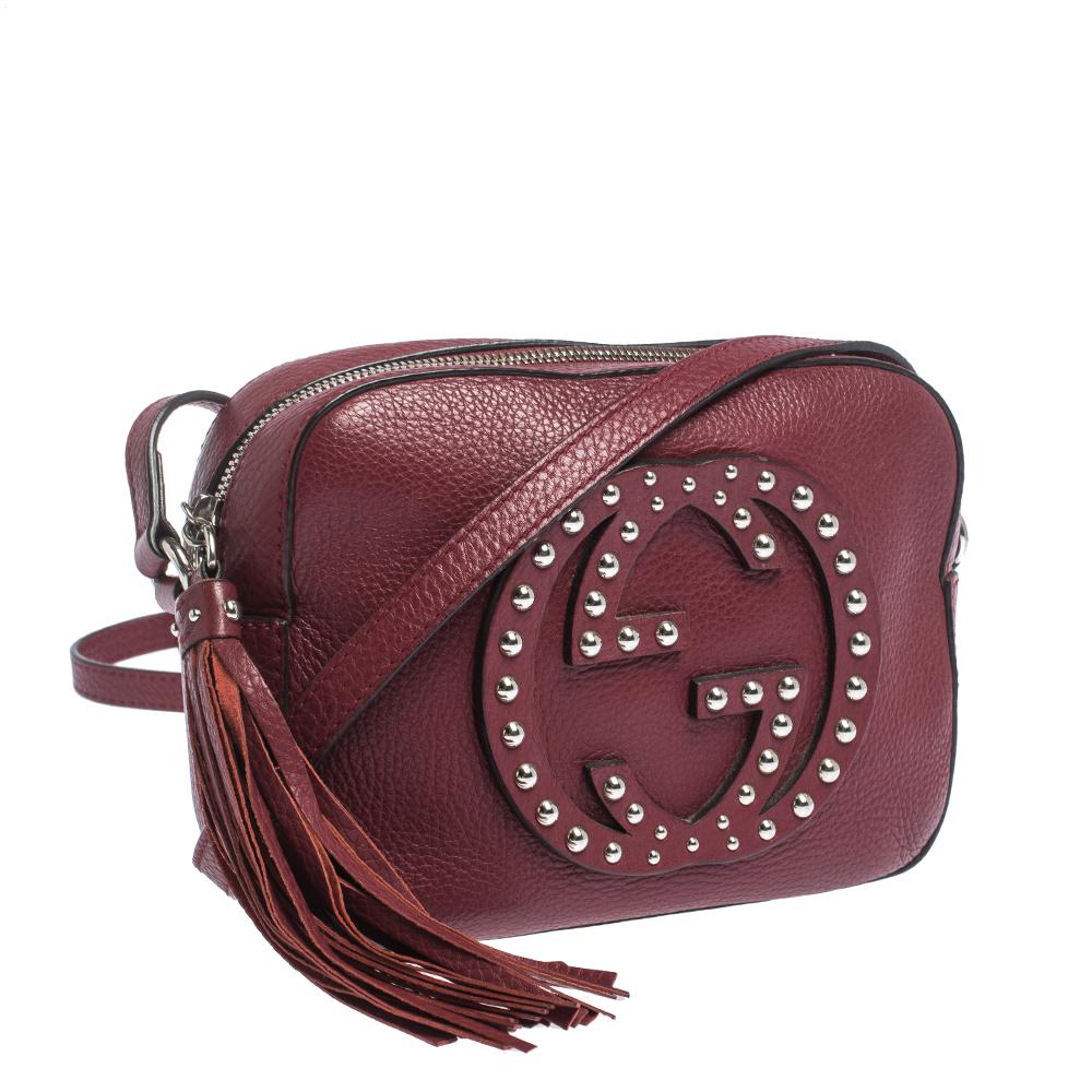 Gucci Red Leather Studded Soho Disco Crossbody Bag In Good Condition In Dubai, Al Qouz 2