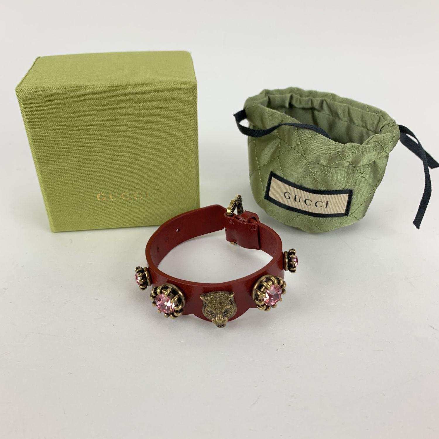 Gucci Bracelet tigre tête de tigre en cuir rouge et cristaux roses jamais porté 3