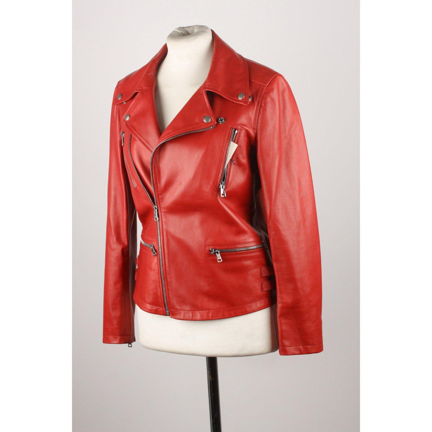 MATERIAL: Leather COLOR: Red MODEL: Jacket GENDER: Women SIZE: Extra-Small Condition A :EXCELLENT CONDITION - Used once or twice. Looks mint. Imperceptible signs of wear - Some normal wear of use on leather Measurements SHOULDER TO SHOULDER: 15