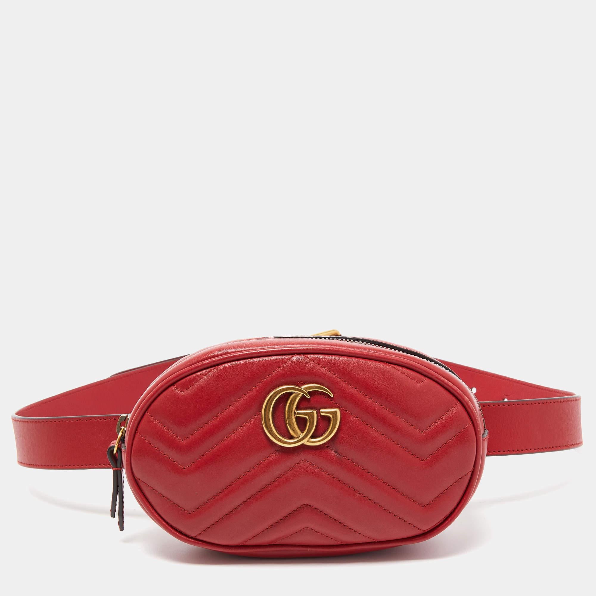 Innovative and sophisticated, this Gucci Marmont belt bag evokes a sense of classic glamour. Finely crafted from matelassé leather, it gets a luxe update with the double 'G' motif on the front and features a perfectly sized interior. The strap will