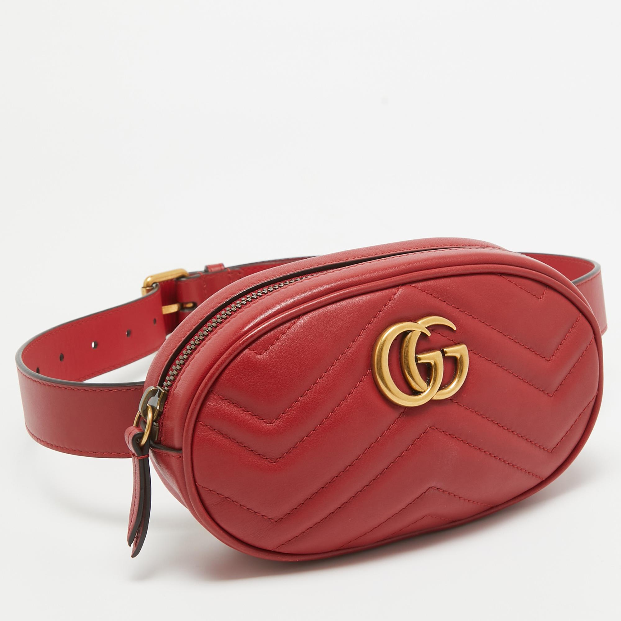 Gucci Red Matelasse Leather GG Marmont Belt Bag In Good Condition In Dubai, Al Qouz 2
