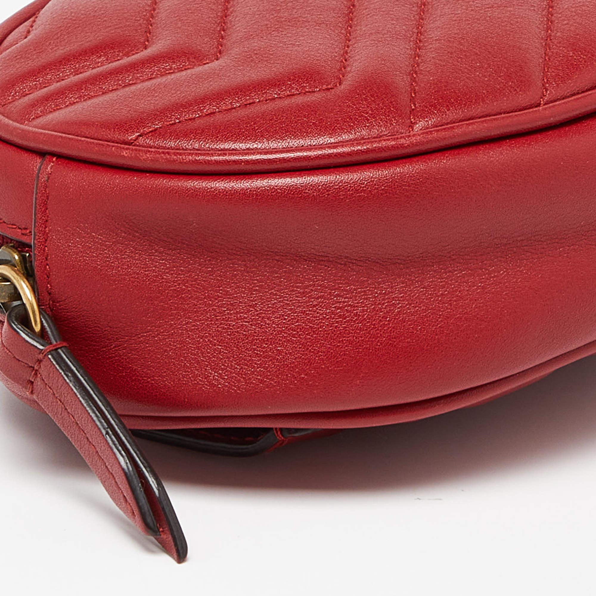 Gucci - Sac à ceinture GG Marmont en cuir matelassé rouge en vente 5