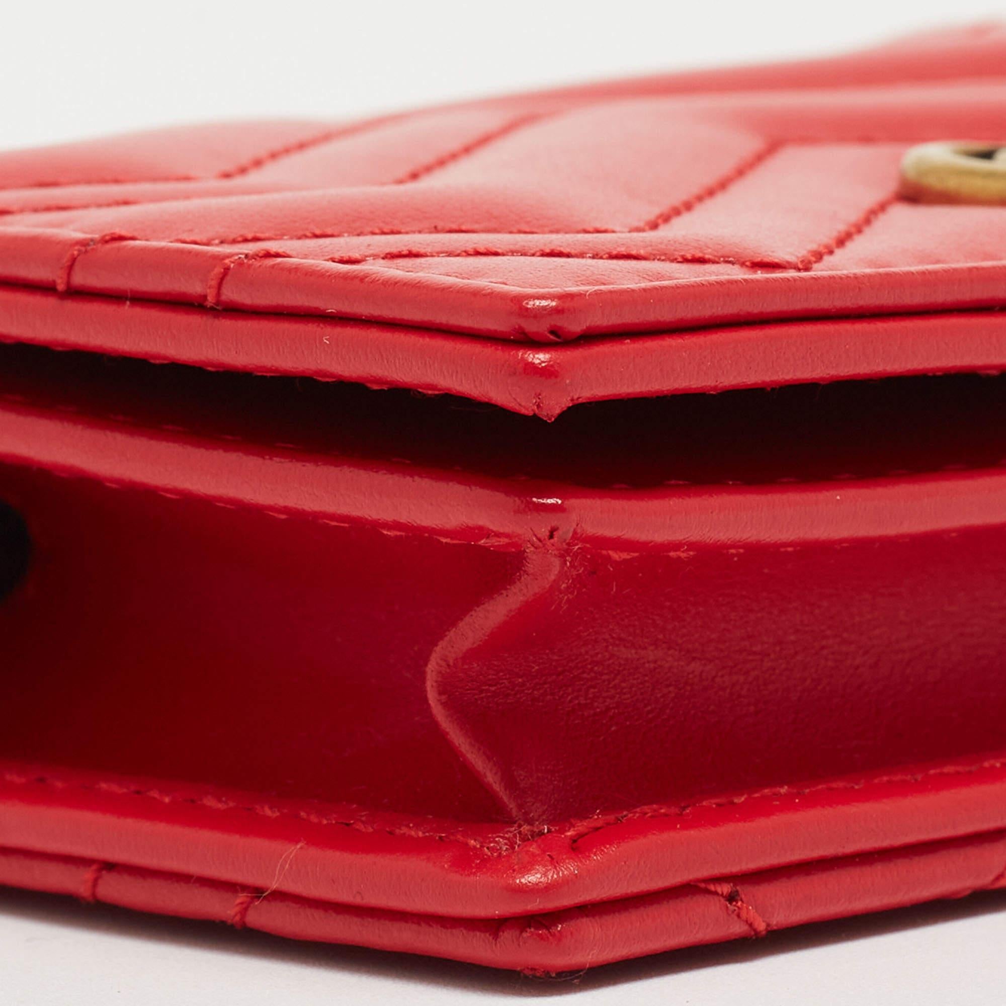 Women's Gucci Red Matelassé Leather GG Marmont Flap Card Case