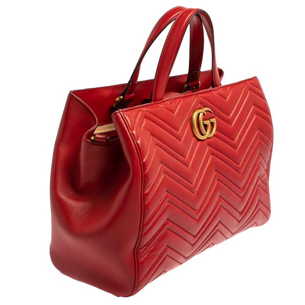 Gucci Red Matelassé Leather GG Marmont Tote In Good Condition In Dubai, Al Qouz 2