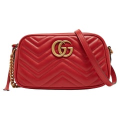 Gucci - Petit sac à bandoulière GG Marmont en cuir matelassé rouge