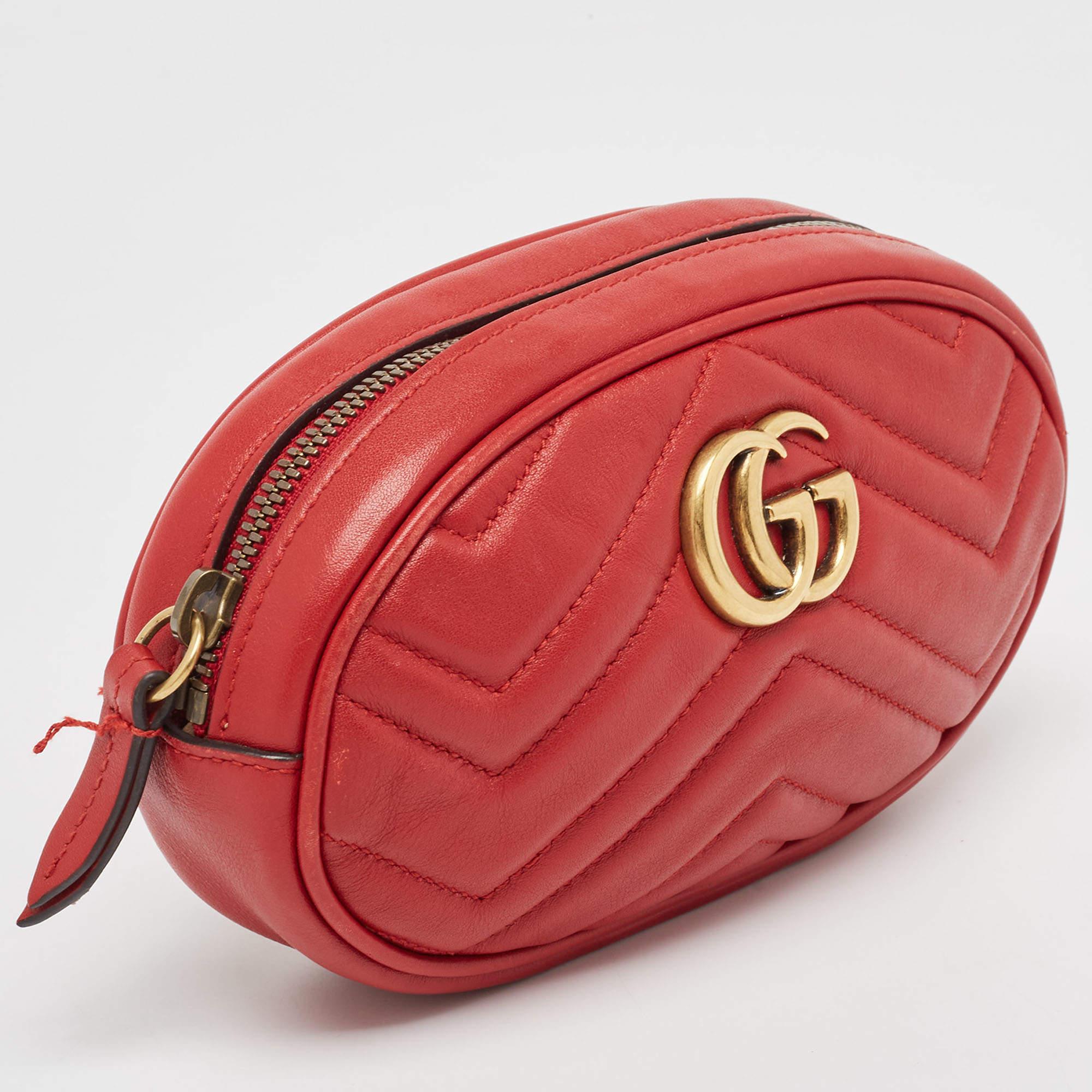 Gucci Red Matelassé Leather Mini GG Marmont Belt Bag In Good Condition For Sale In Dubai, Al Qouz 2