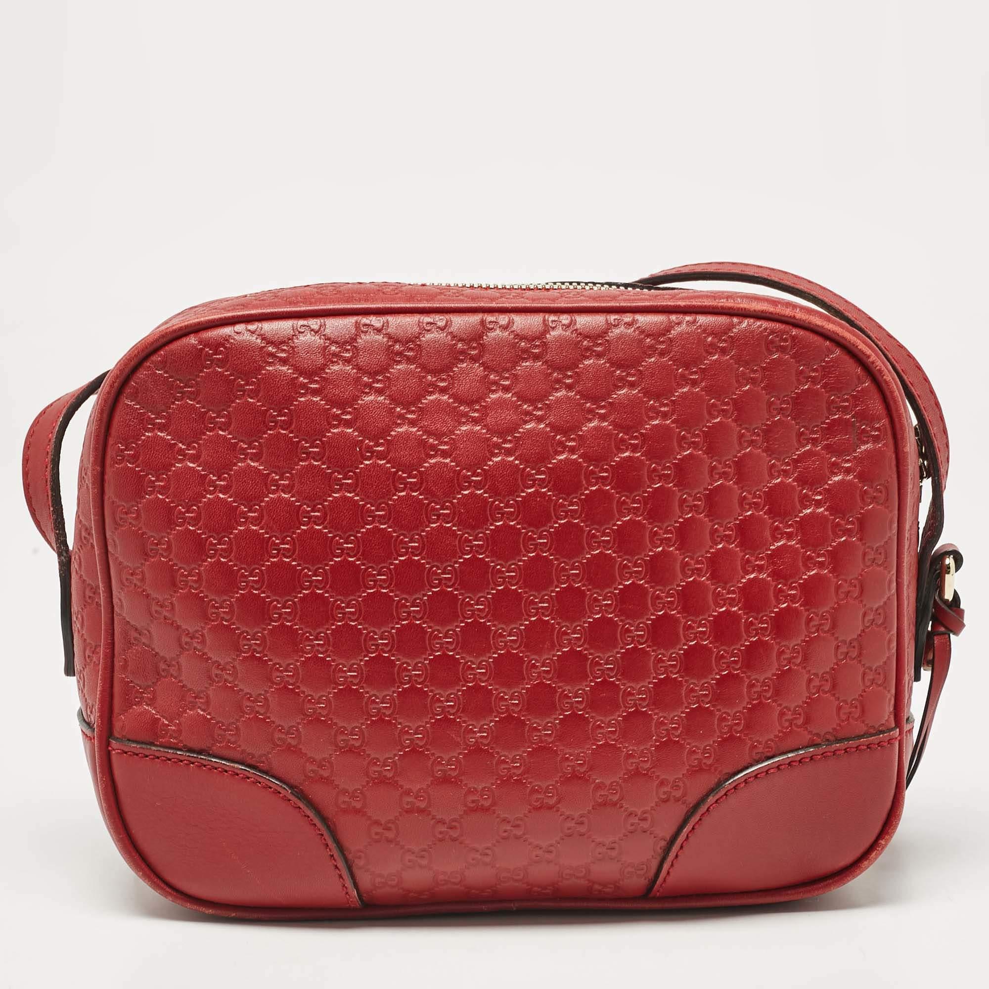 Gucci Red Microguccissima Leather Mini Bree Crossbody Bag In Good Condition In Dubai, Al Qouz 2