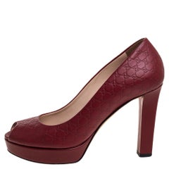 Gucci - Escarpins à plateforme à bout ouvert en cuir microguccissima rouge, taille 37