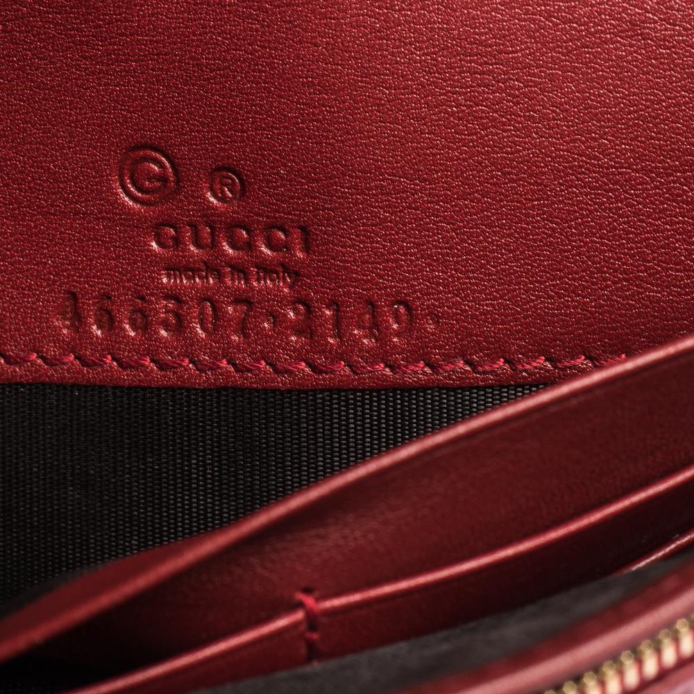 Gucci Red Microguccissima Leather Shoulder Bag In Good Condition In Dubai, Al Qouz 2