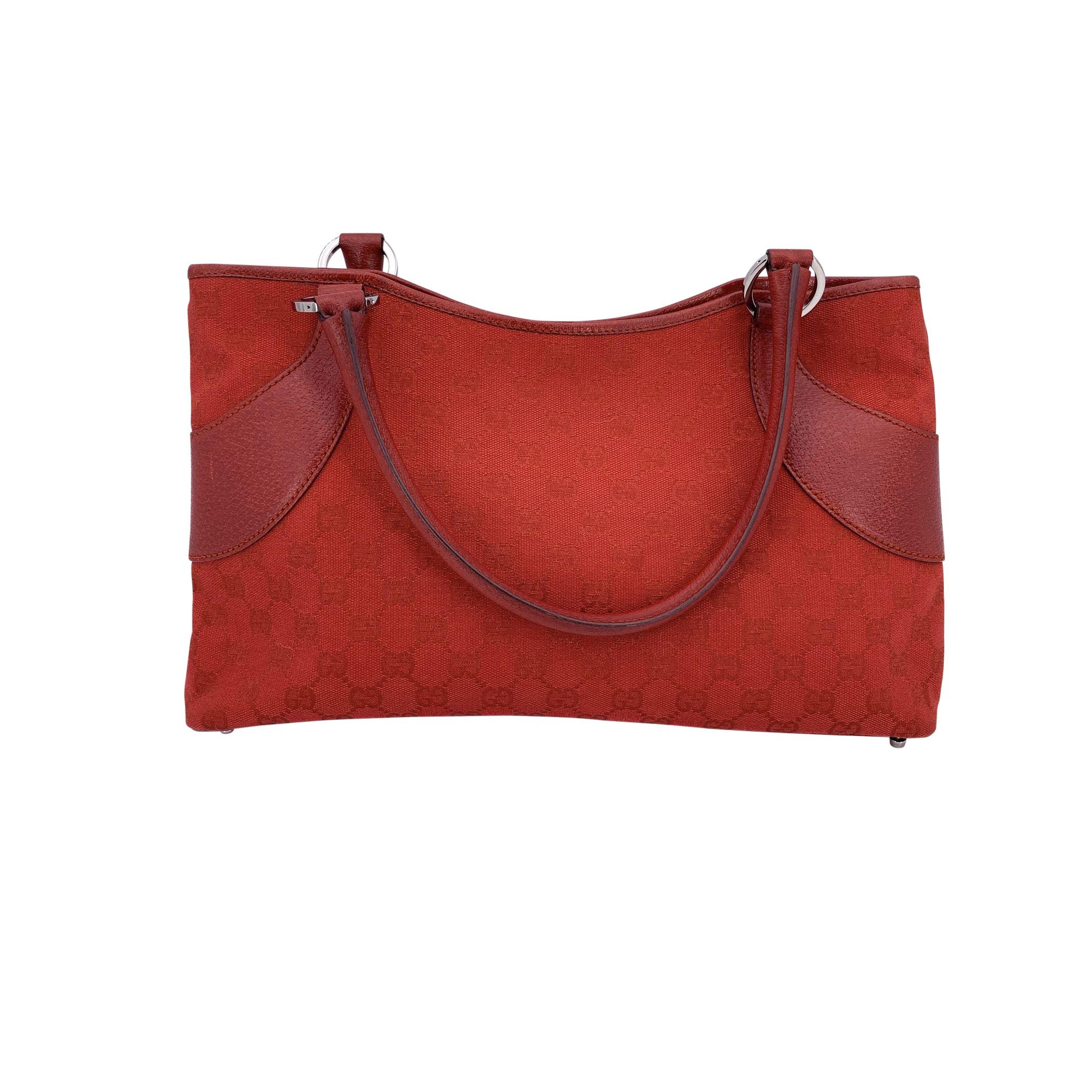 Gucci Rote Monogram Canvas Tote Umhängetasche Handtasche im Zustand „Hervorragend“ im Angebot in Rome, Rome