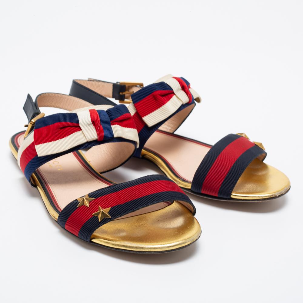 Gucci Red/Navy Blue Leather and Canvas Web Flat Slingback Sandals Size 37.5 In Good Condition In Dubai, Al Qouz 2