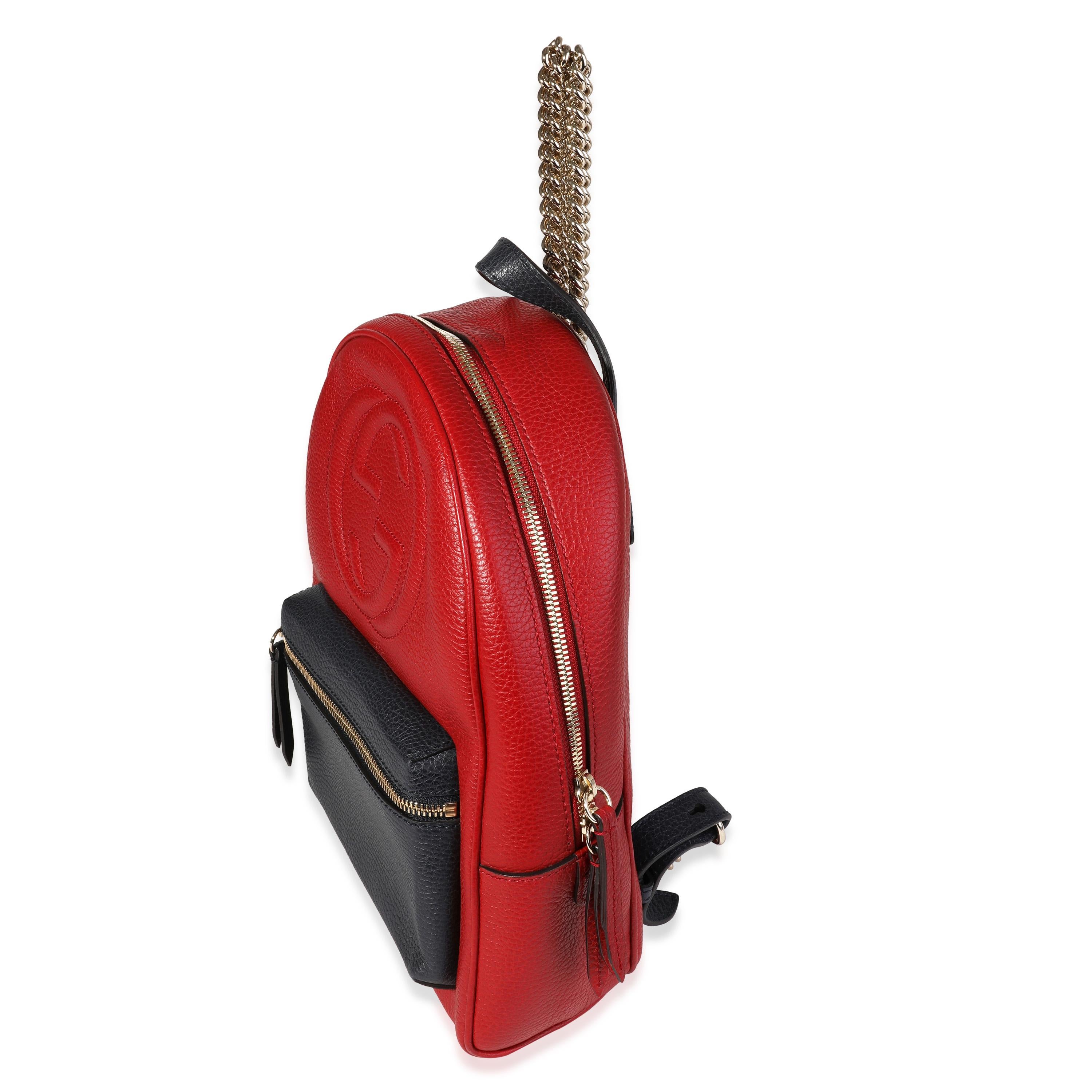 Gucci Red & Navy Pebbled Leather Soho Chain Backpack In Excellent Condition In New York, NY