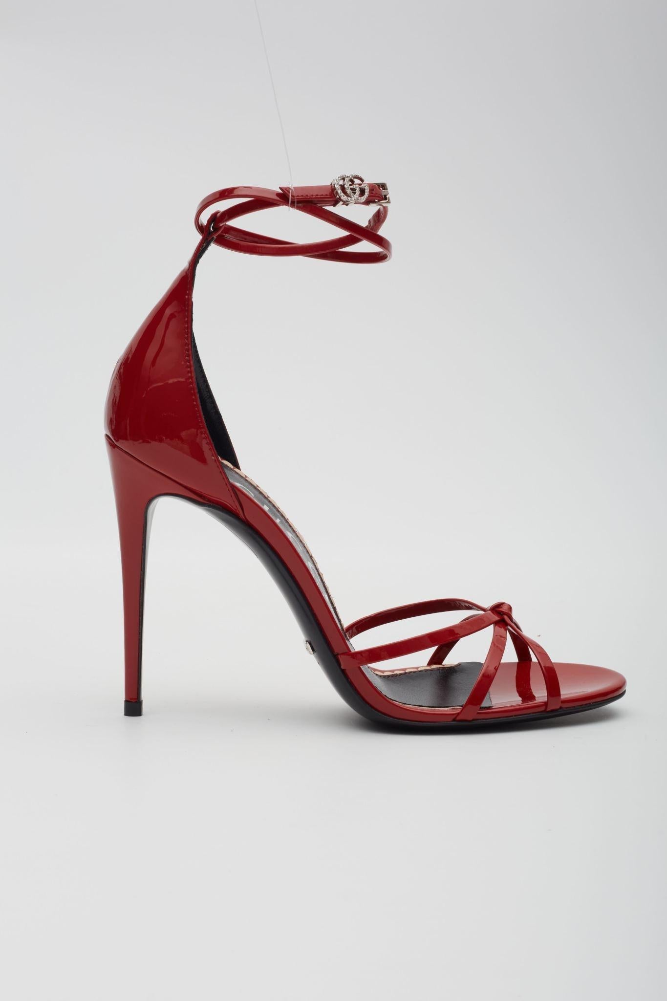 Gucci Red Patent Crystal Bow 100 Heels EU 39.5 For Sale 1