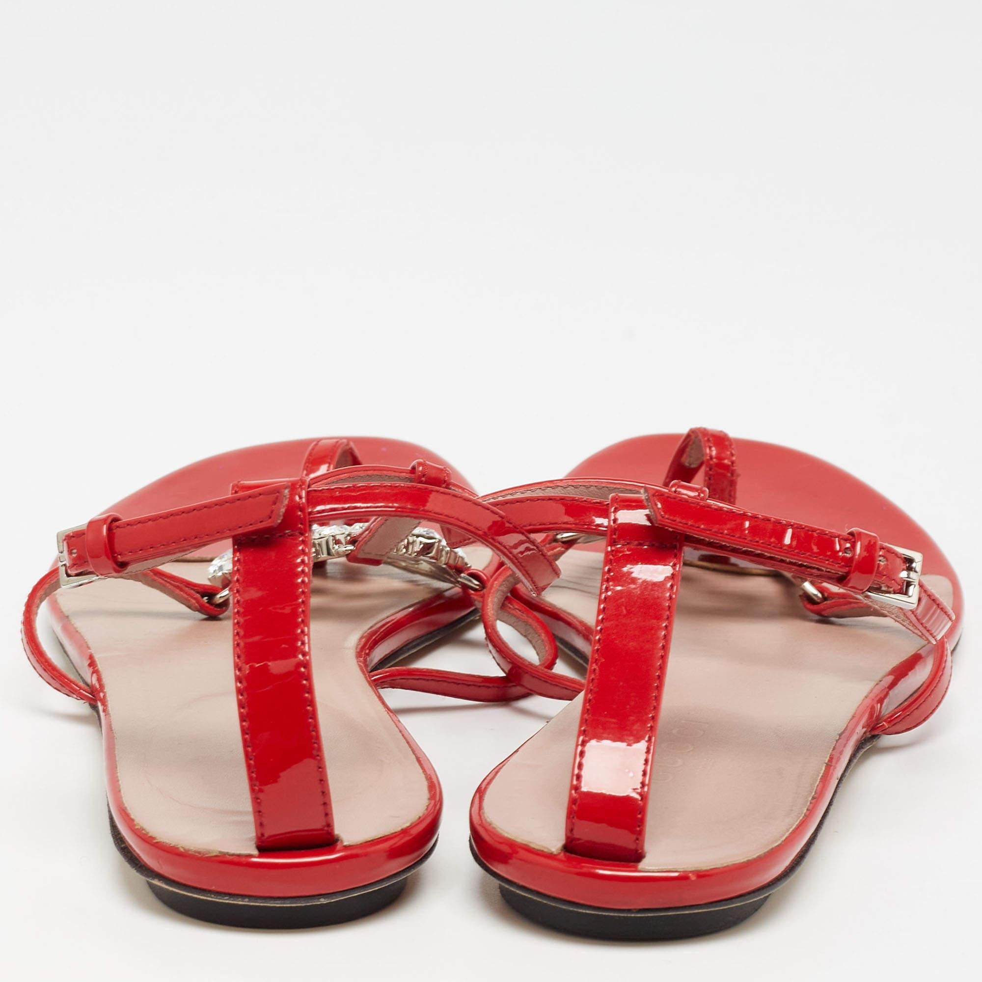 Gucci Red Patent GG Interlocking Crystal Embellished Ankle Strap Size 36 For Sale 4