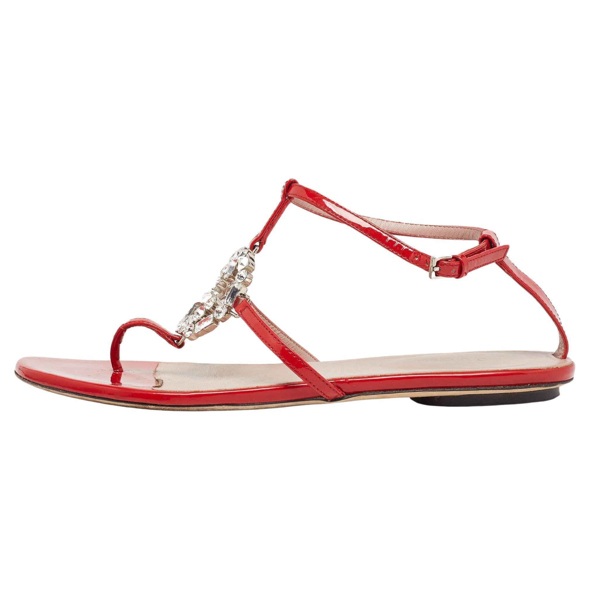 Gucci Red Patent GG Interlocking Crystal Embellished Ankle Strap Size 36 For Sale