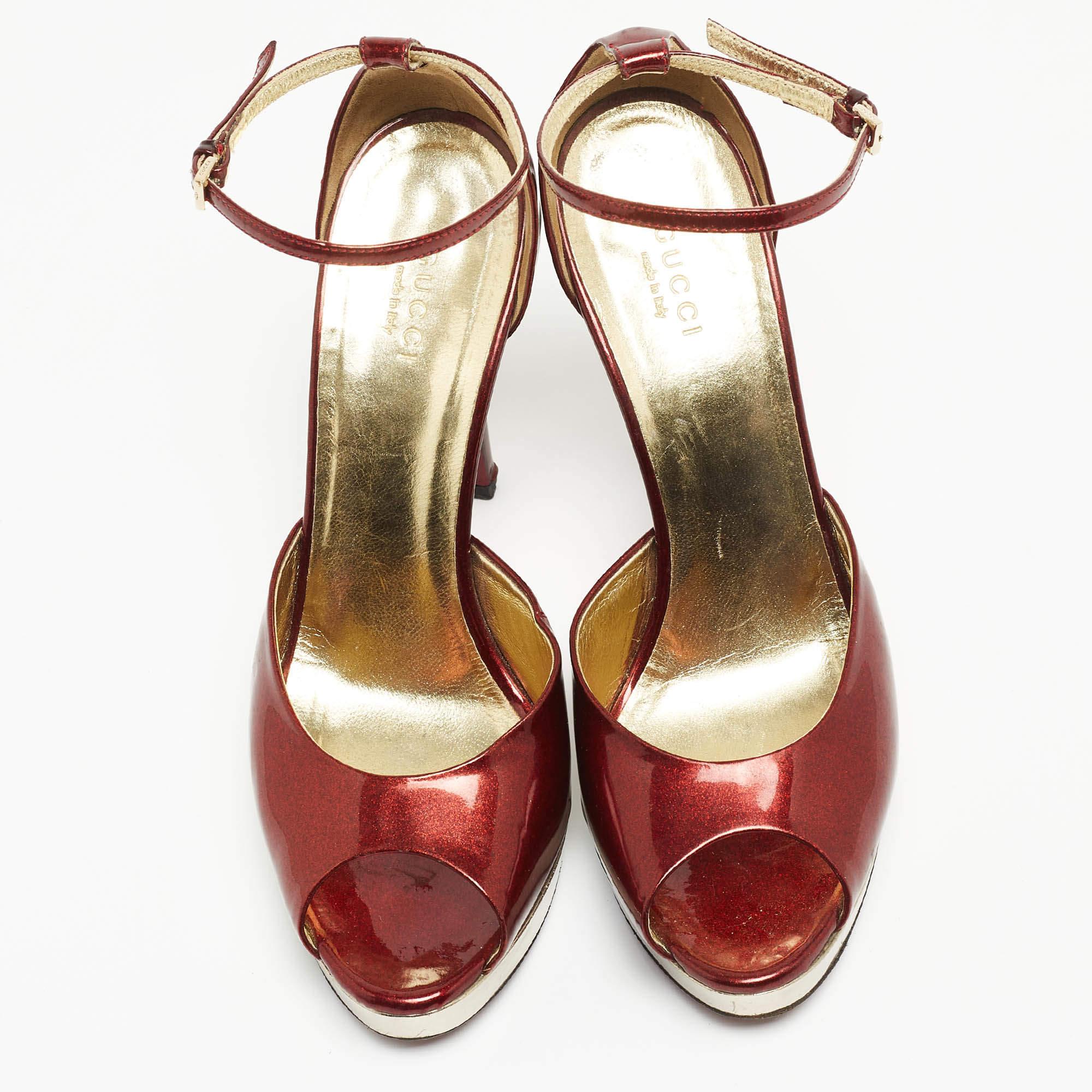 Marrone Gucci Sandali con cinturino alla caviglia in vernice rossa misura 38.5 in vendita