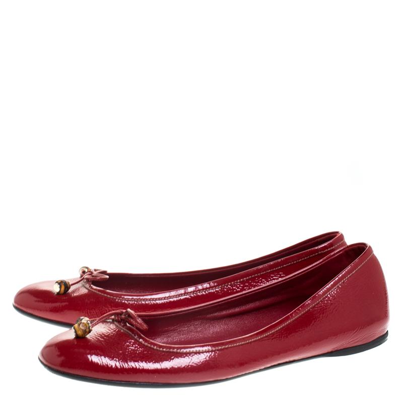 Gucci Red Patent Leather Bamboo Bow Ballet Flats Size 39.5 In Good Condition In Dubai, Al Qouz 2