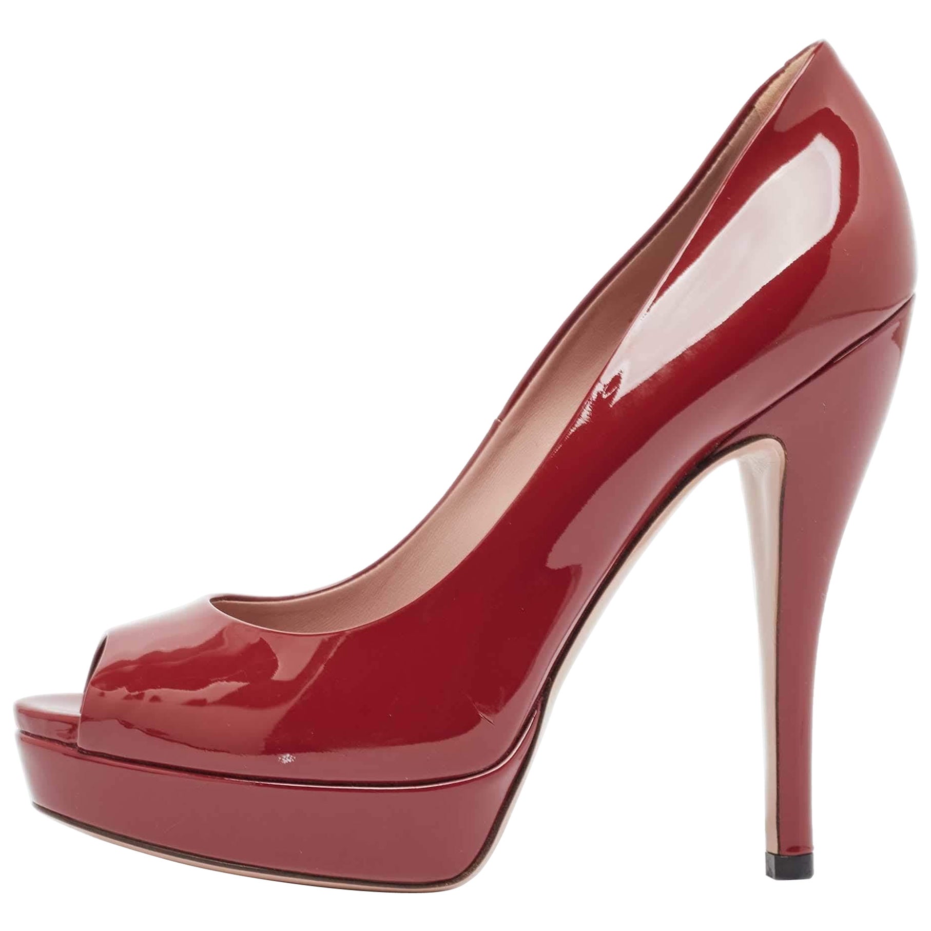 Gucci Rote Peep Toe Pumps aus Lackleder Größe 37
