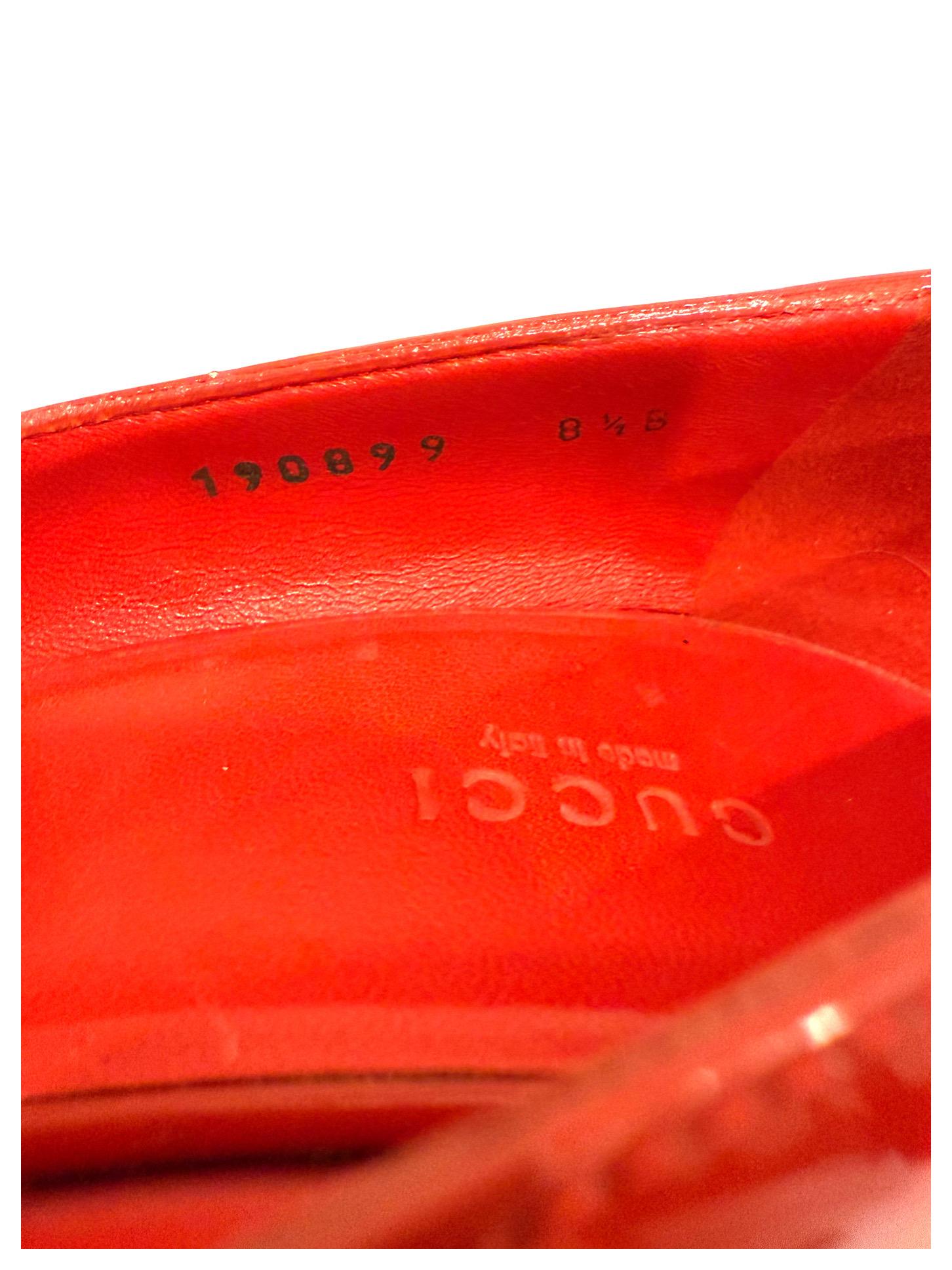 Gucci - Escarpins à semelle compensée en cuir verni rouge
Printemps/Été 2011 Taille 38.5 en vente 3