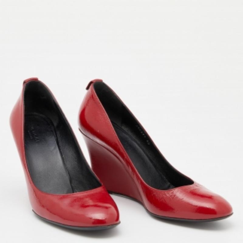 Rouge Gucci escarpins à bout rond en cuir verni rouge, taille 40