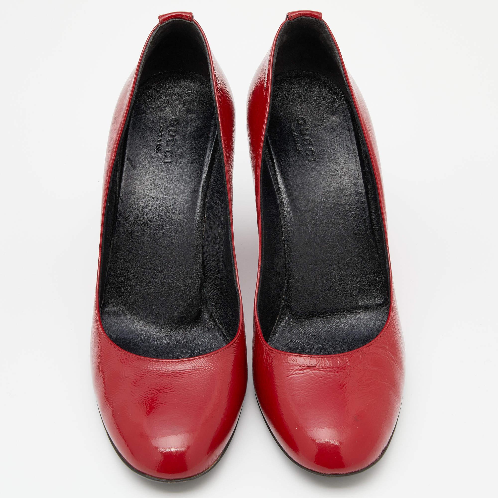 Gucci Red Patent Leather Wedge Round Toe Pumps Size 40 For Sale 2