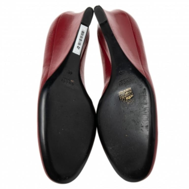 Gucci Red Patent Leather Wedge Round Toe Pumps Size 40 2