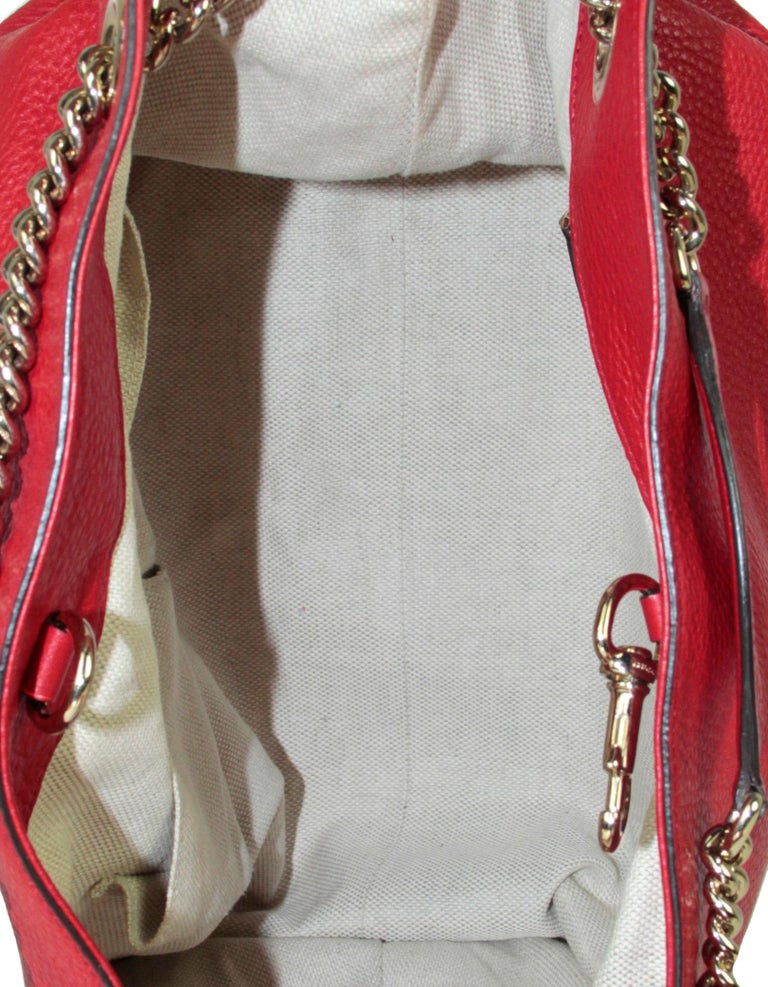 Gucci Red Pebbled Calfskin Leather GG Soho Chain Tote Bag For Sale 2