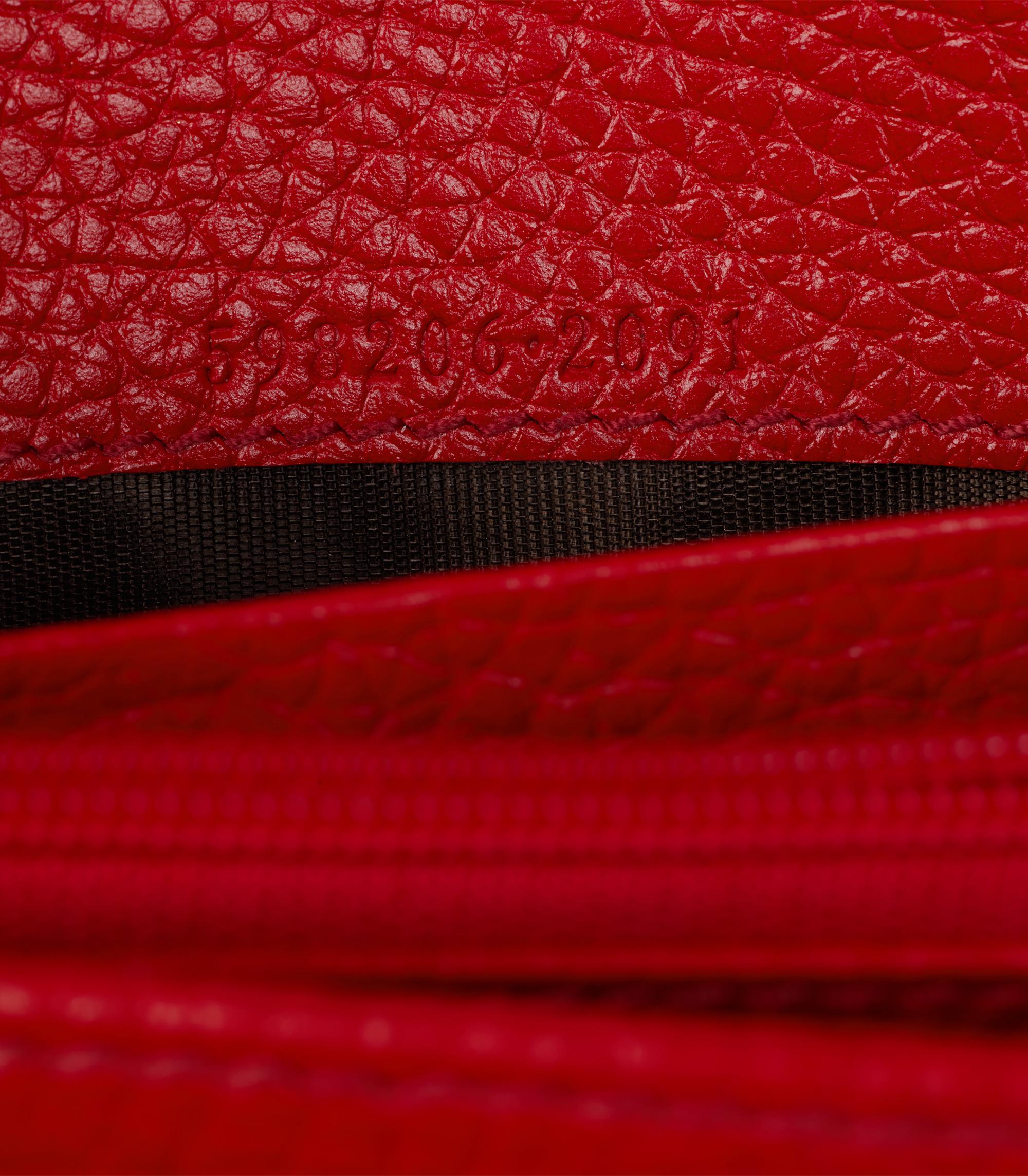 Gucci  Red Pebbled Calfskin Leather GG Soho Long Wallet For Sale 1