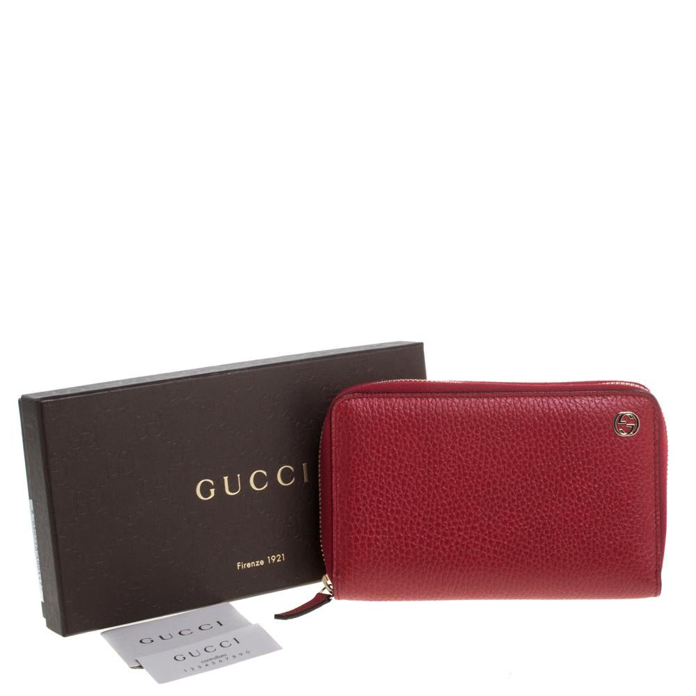 Gucci Red Pebbled Leather Zip Around Wallet 5