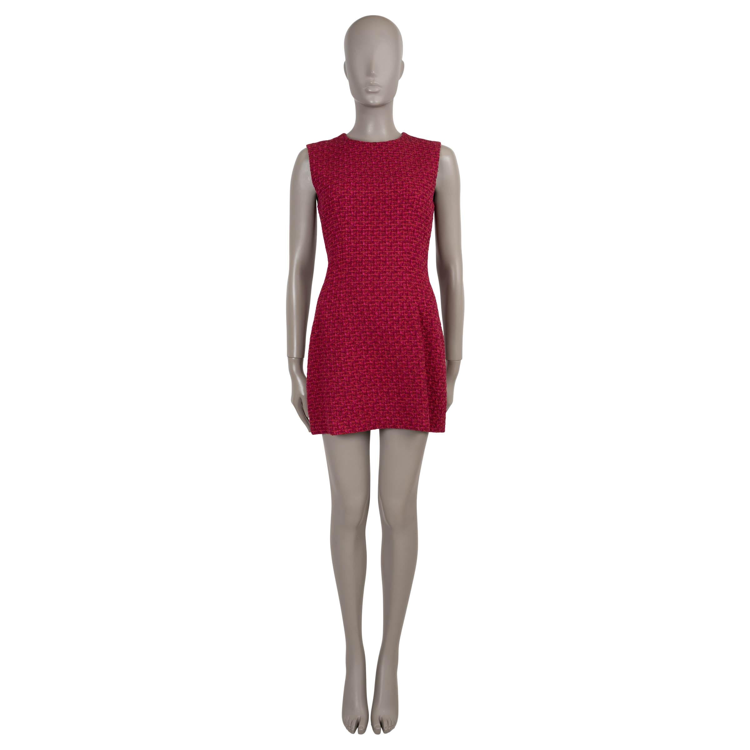 GUCCI red pink cotton 2023 SLEEVELESS TWEED MINI Dress 40 S In Excellent Condition For Sale In Zürich, CH