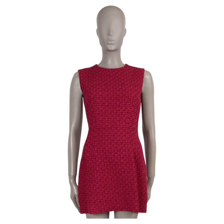 gucci pink tweed dress GUCCI S/S 2019 Pink White Gold Boucle Tweed Tiger Chain Belt Sleeveless Dress For Sale at 1stDibs