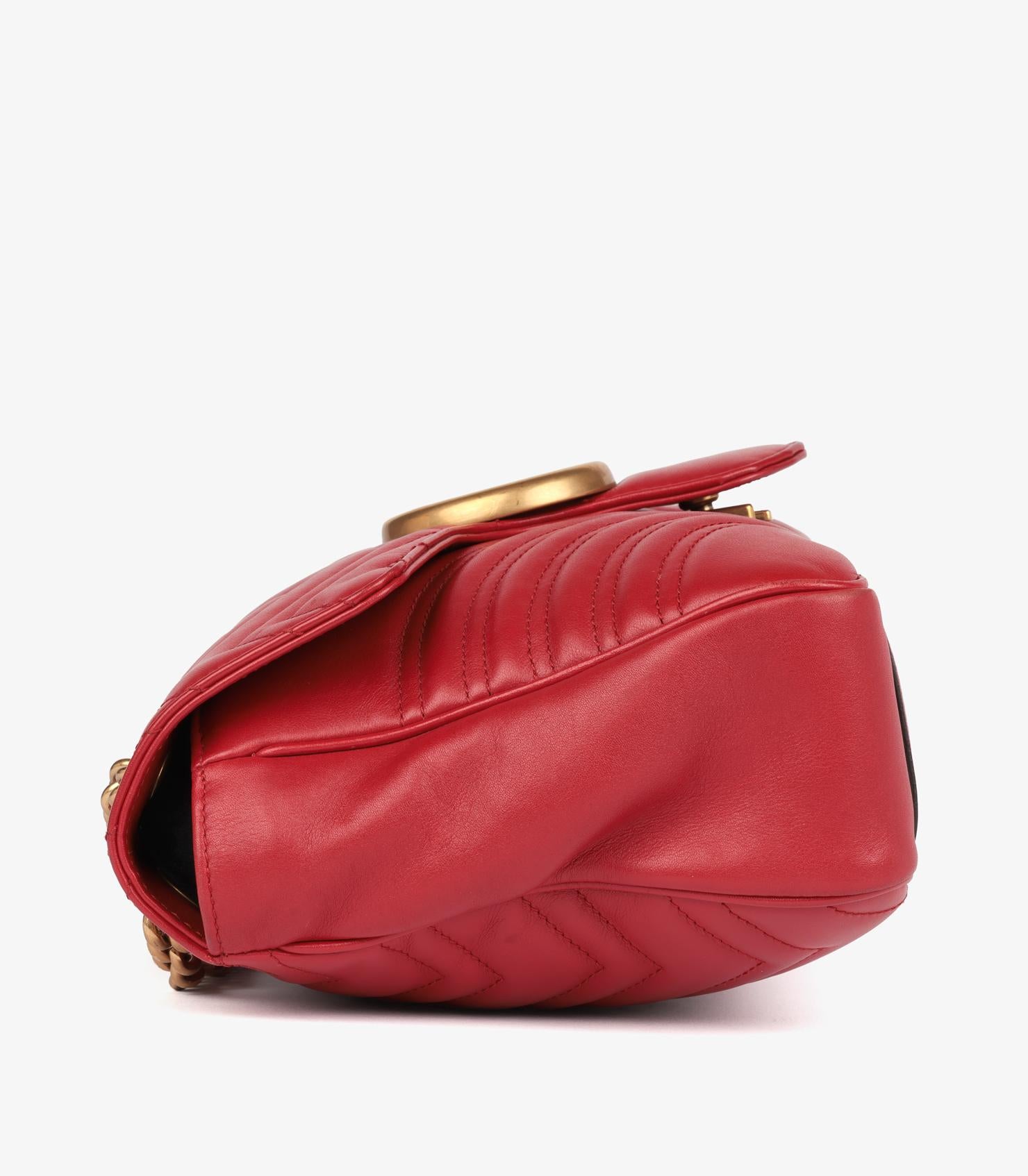 Gucci Rouge Cuir de veau matelassé Moyen GG Marmont Pour femmes en vente