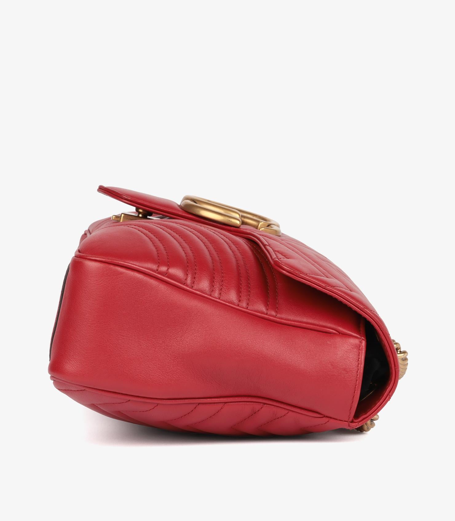 Gucci Rouge Cuir de veau matelassé Moyen GG Marmont en vente 2